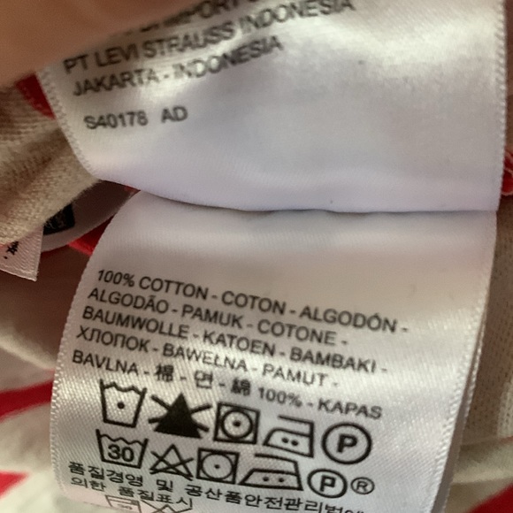100% Cotton Red and White Striped Levi’s Shirt - Picture 3 of 4